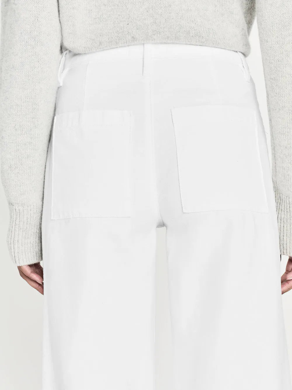 FRAME The 70's Patch Pocket Crop Straight
in White