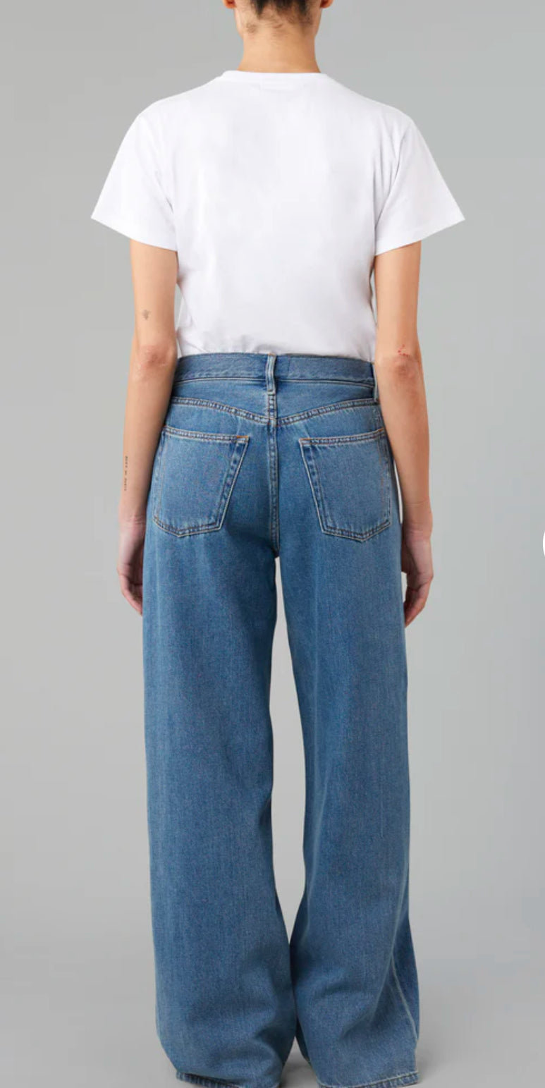 STILL HERE The Walker Jean in Cloud Classic Wash