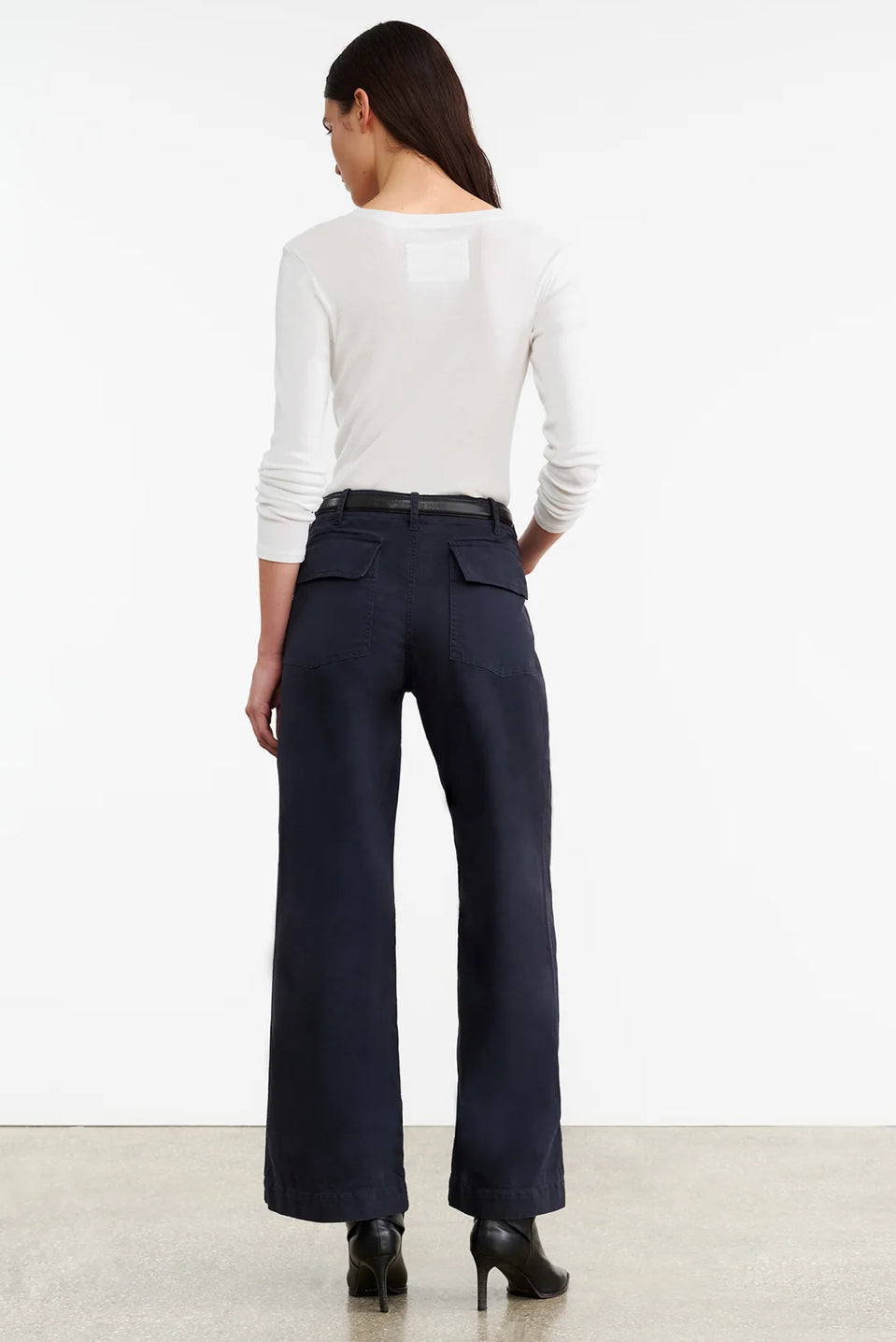 NILI LOTAN Leon Boy Pant in Midnight