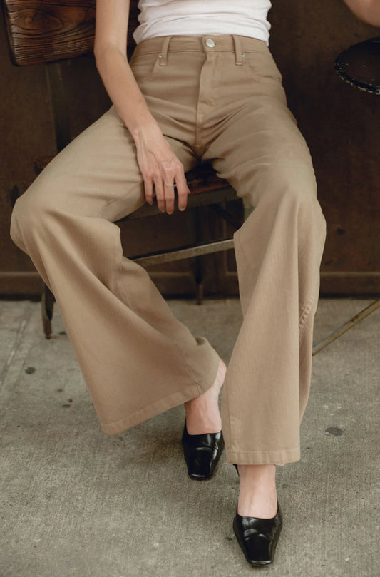 AMO Faith Flare in Sand